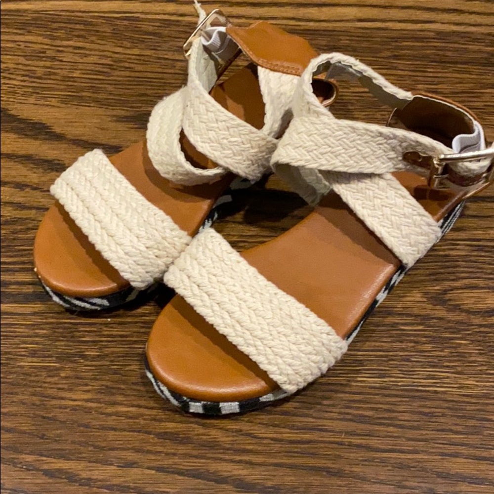 Girls sandals